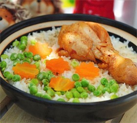 鸡腿煲仔饭