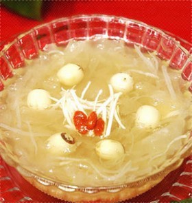 栀子花银耳莲子汤
