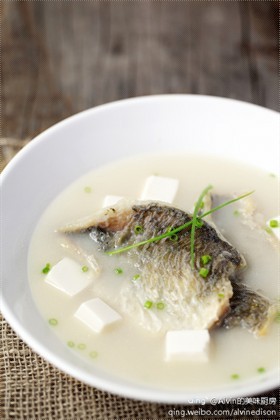 鲫鱼豆腐汤