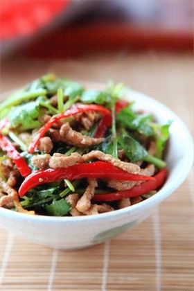 香菜根炒牛肉