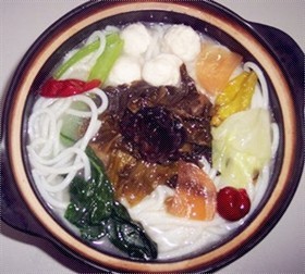 云南焖肉米线