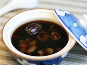 红枣桂圆糖水
