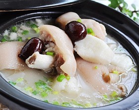 山药红枣猪蹄汤