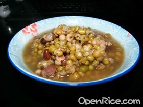 绿豆薏米糖水