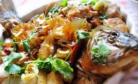 宽粉炖鲤鱼