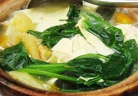 菠菜炖冻豆腐