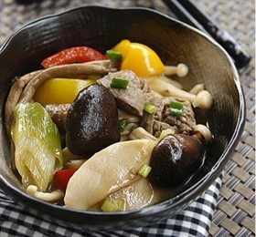 蚝油杂菇牛肉丸煲