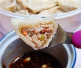 猪肉鲜蘑馅饺子