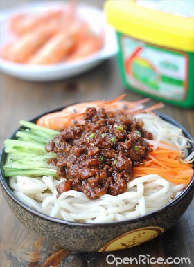 鲜虾干贝肉酱面
