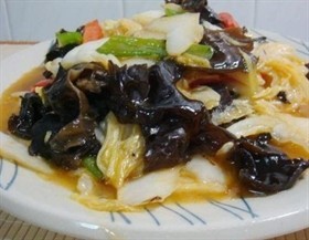 白菜炒木耳