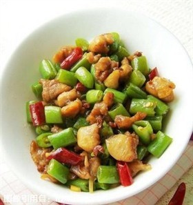 椒麻鸡丁四季豆