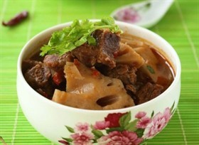 莲藕炖牛肉