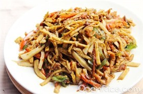 手撕杏鲍菇炒肉丝