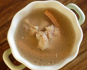 鱿鱼排骨汤