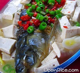 湖乡豆腐炖鱼