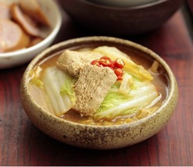 辣味白菜炖冻豆腐