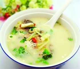 麻辣鲫鱼豆腐汤