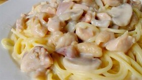奶油蘑菇鸡肉意面
