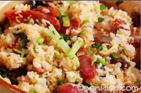 腊肉香肠煲仔饭
