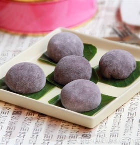 黑糍草饼