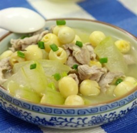 冬瓜莲子肉片汤