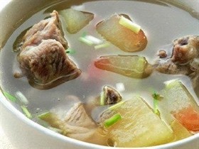 白瓜滚猪瘦肉咸蛋汤