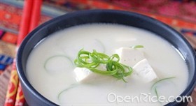鲫鱼豆腐汤