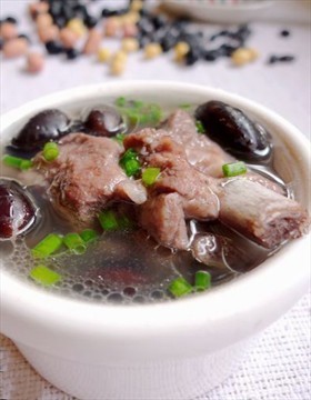 排骨黑豆汤