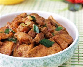五花肉烧豆腐