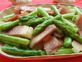 芦笋炒腊肉