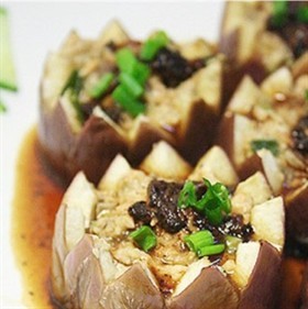 鲑鱼肉糜煎酿茄子