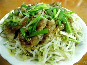 #母亲节#肥牛金针卷烩豆芽