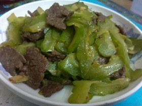 #母亲节#凉瓜炒牛肉