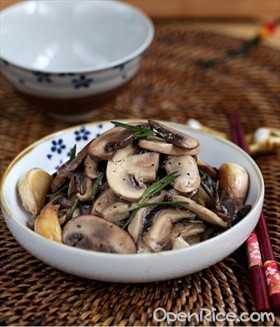 迷迭香黑椒炒杂菌