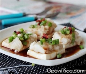 豆腐鲜蒸海鱼