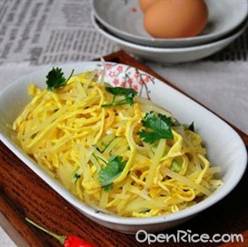 凉拌土豆鸡蛋丝
