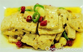 苜蓿炖豆腐