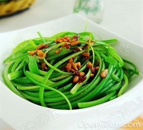 凉拌手撕蒜苔