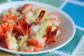 微波炉蒜蓉蒸虾