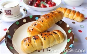 毛毛虫肉松面包 