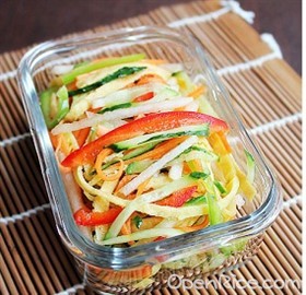 梨汁蔬菜沙拉