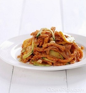 辣白菜炒饼