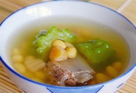 苦瓜黄豆排骨汤