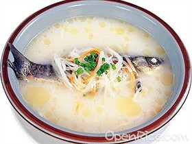 祛湿豆鲫鱼汤