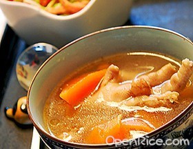 木瓜花生鸡脚汤