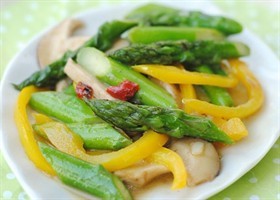 鲜菇芦笋小炒