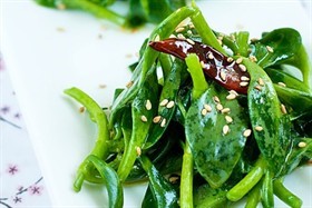 凉拌椒香穿心莲