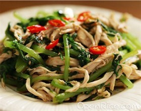茼蒿拌鸡丝 