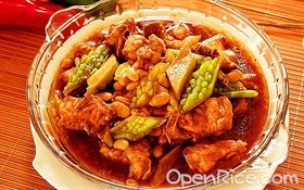 苦瓜黄豆煲排骨
