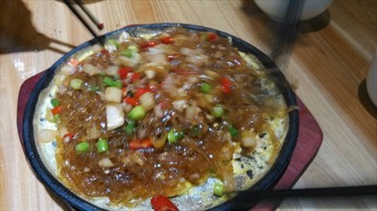 第一次吃水晶粉,铁板打了蛋液,最后蛋液变成可